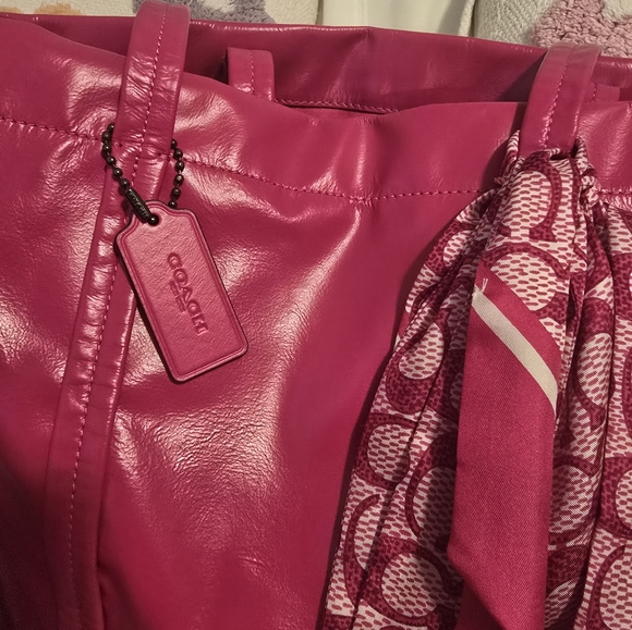 Coach Hall Tote - Picture 3 of 16